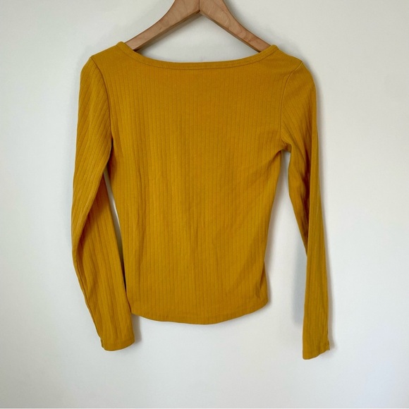 Aritzia Babaton Ribbed Henley Yellow Sweater - Picture 2 of 6